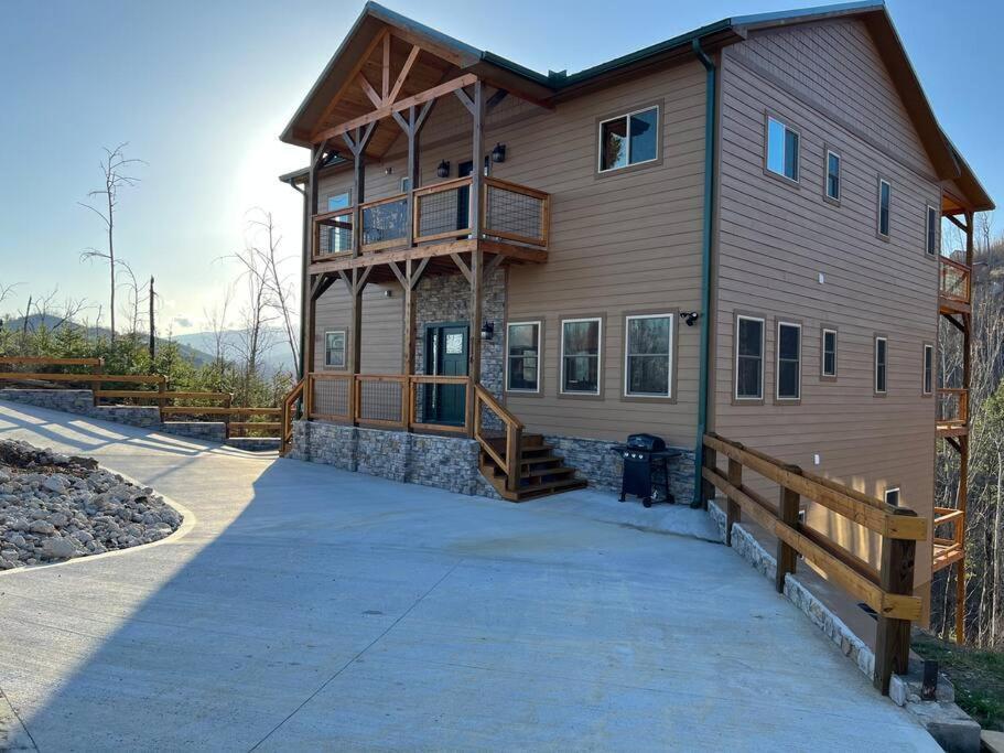 * * 4 Master Bedrooms, Views, Theater, Arcade, Evc Gatlinburg Exterior foto