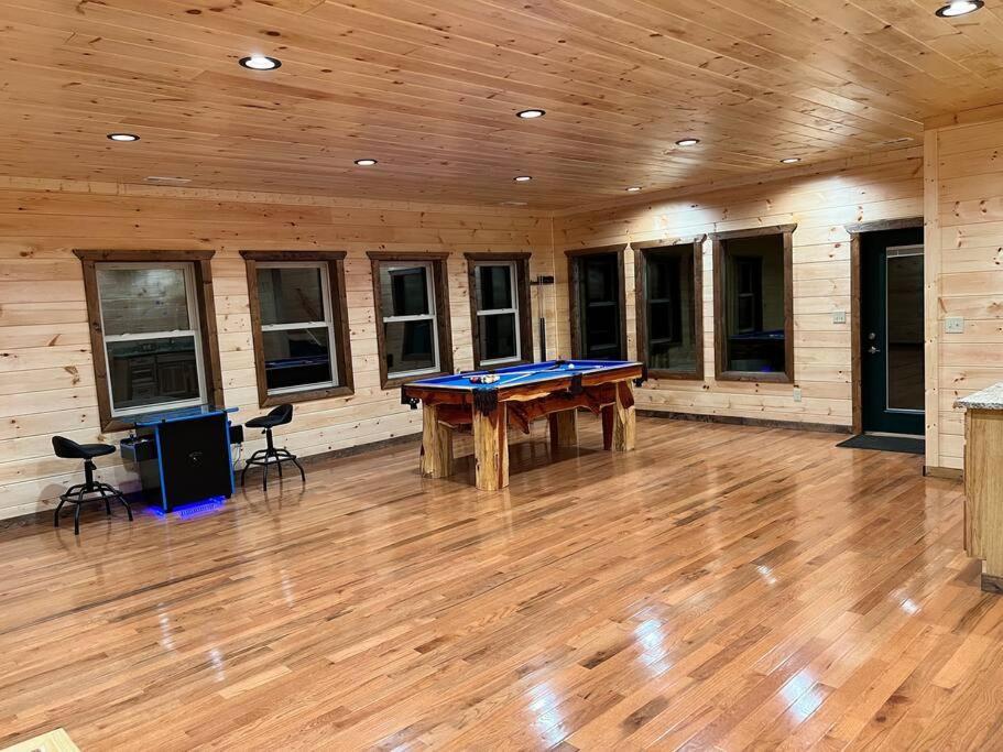 * * 4 Master Bedrooms, Views, Theater, Arcade, Evc Gatlinburg Exterior foto